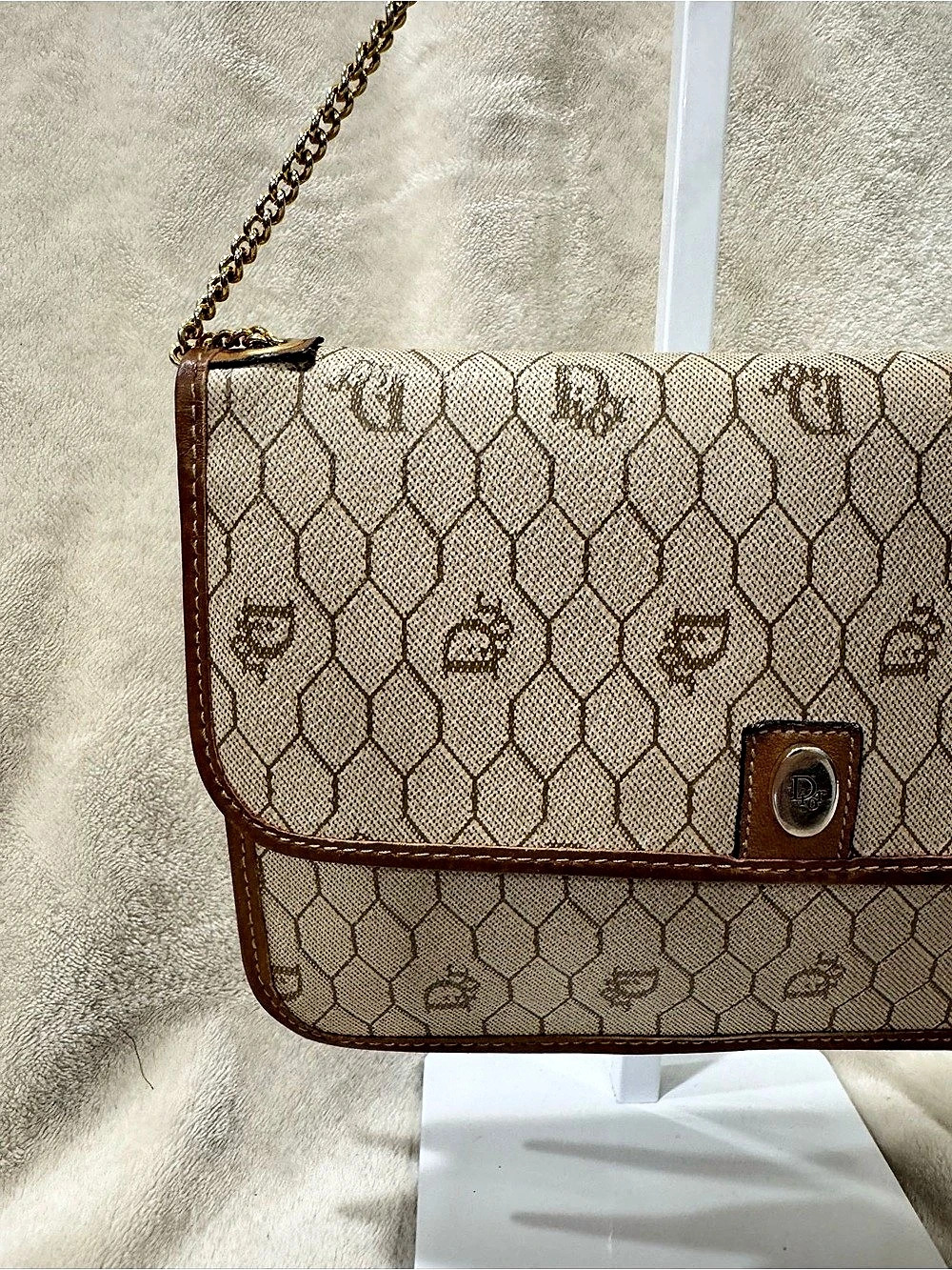 Vintage 1980’s Christian Dior Honeycomb Chain Shoulder Bag in Brown & Beige - Picture 3 of 13